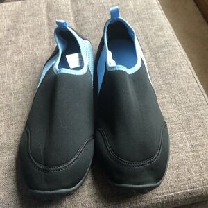 Women’s water shoes, perfect for the beach, protect your feet! New never worn